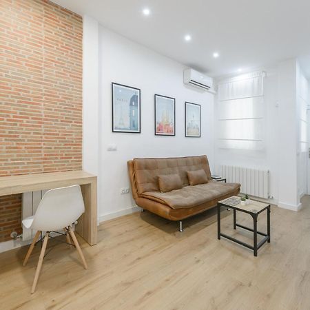דירות מדריד Avila Calle, Precioso Estudio En Santiago Bernabeu-Estrecho En Segundo Piso Sin Ascensor מראה חיצוני תמונה