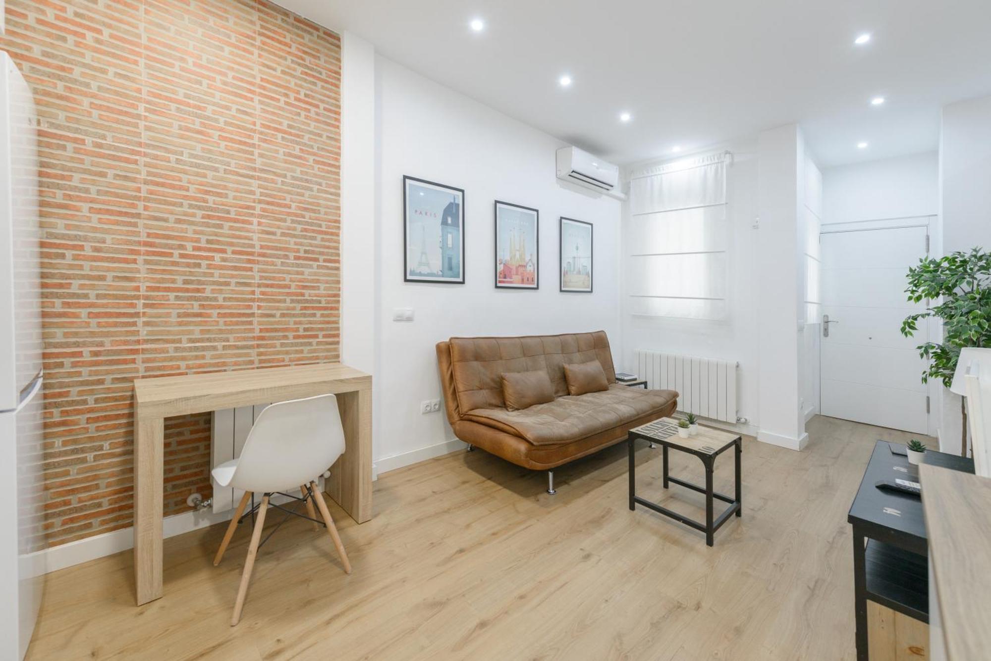 דירות מדריד Avila Calle, Precioso Estudio En Santiago Bernabeu-Estrecho En Segundo Piso Sin Ascensor מראה חיצוני תמונה