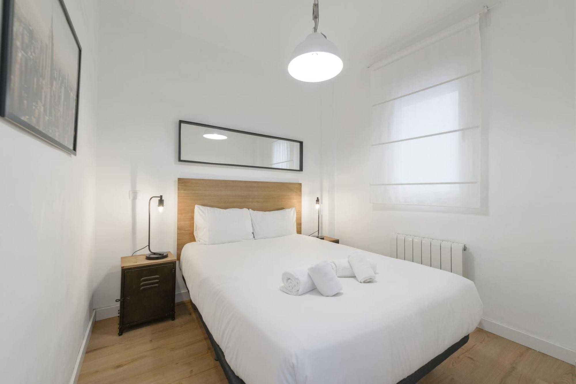 דירות מדריד Avila Calle, Precioso Estudio En Santiago Bernabeu-Estrecho En Segundo Piso Sin Ascensor מראה חיצוני תמונה