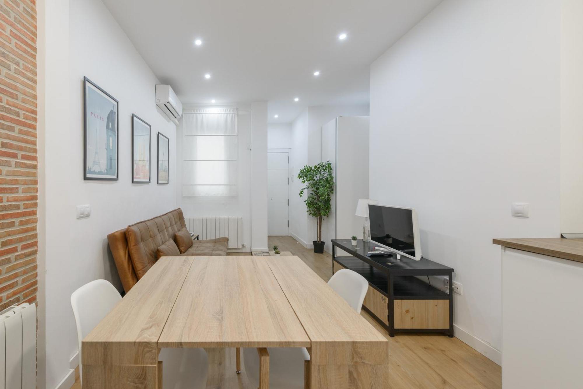 דירות מדריד Avila Calle, Precioso Estudio En Santiago Bernabeu-Estrecho En Segundo Piso Sin Ascensor מראה חיצוני תמונה