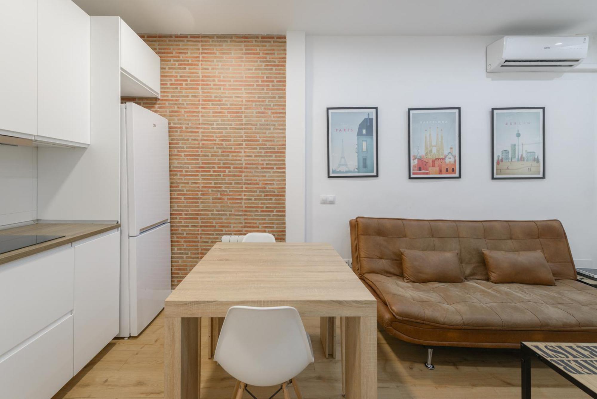 דירות מדריד Avila Calle, Precioso Estudio En Santiago Bernabeu-Estrecho En Segundo Piso Sin Ascensor מראה חיצוני תמונה
