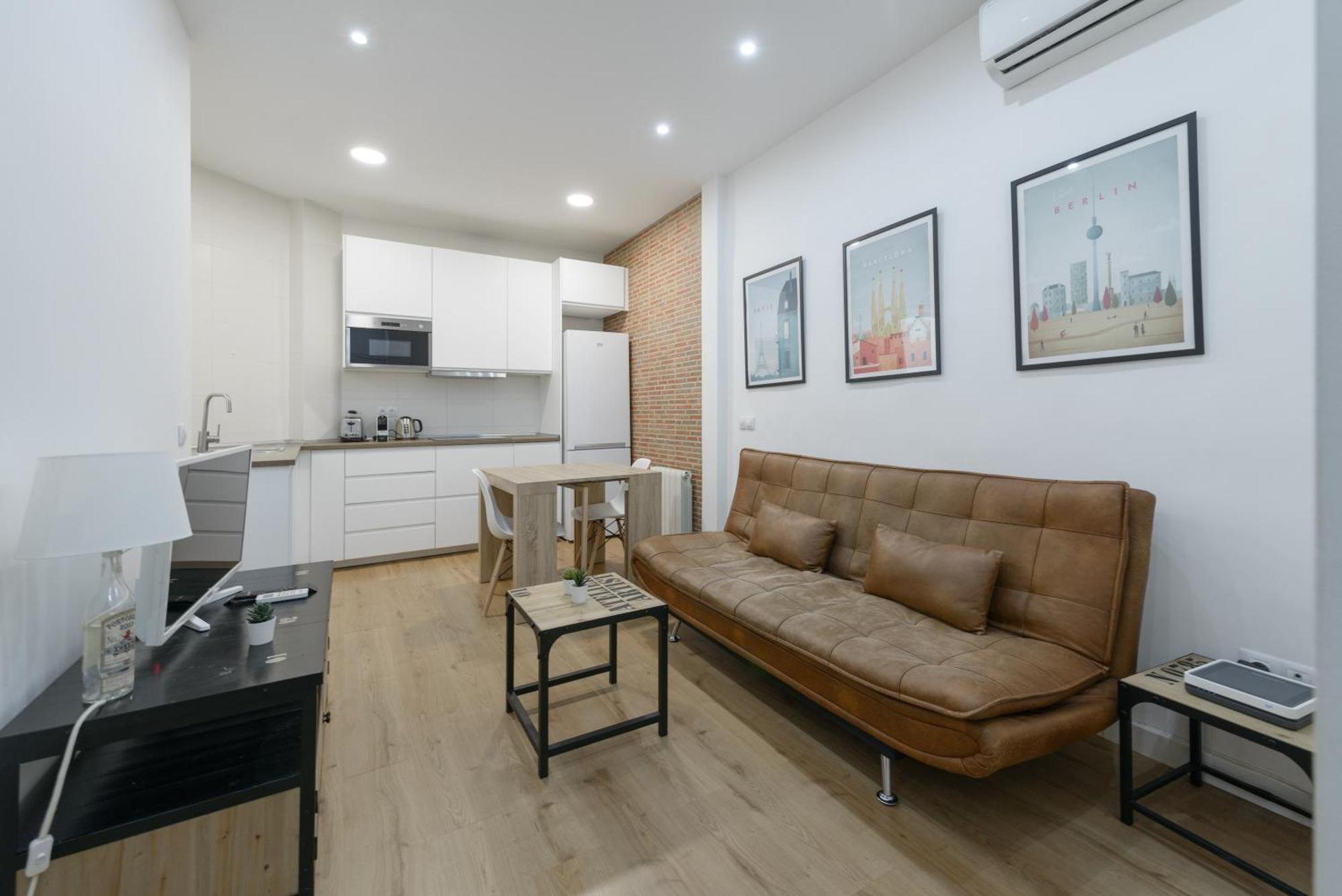 דירות מדריד Avila Calle, Precioso Estudio En Santiago Bernabeu-Estrecho En Segundo Piso Sin Ascensor מראה חיצוני תמונה